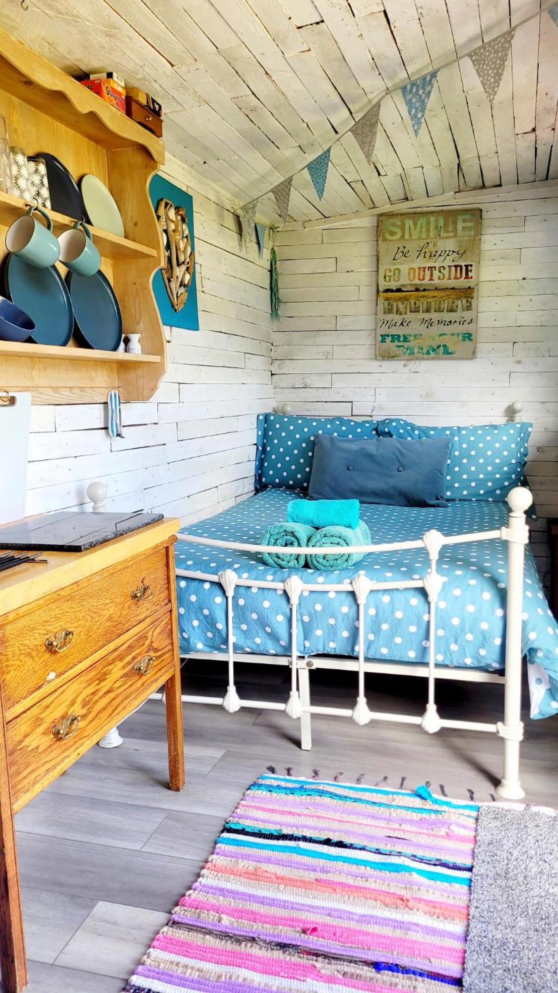 Treguth Glamping Unique Experience - Themed Huts Hotel Saint Day Екстериор снимка